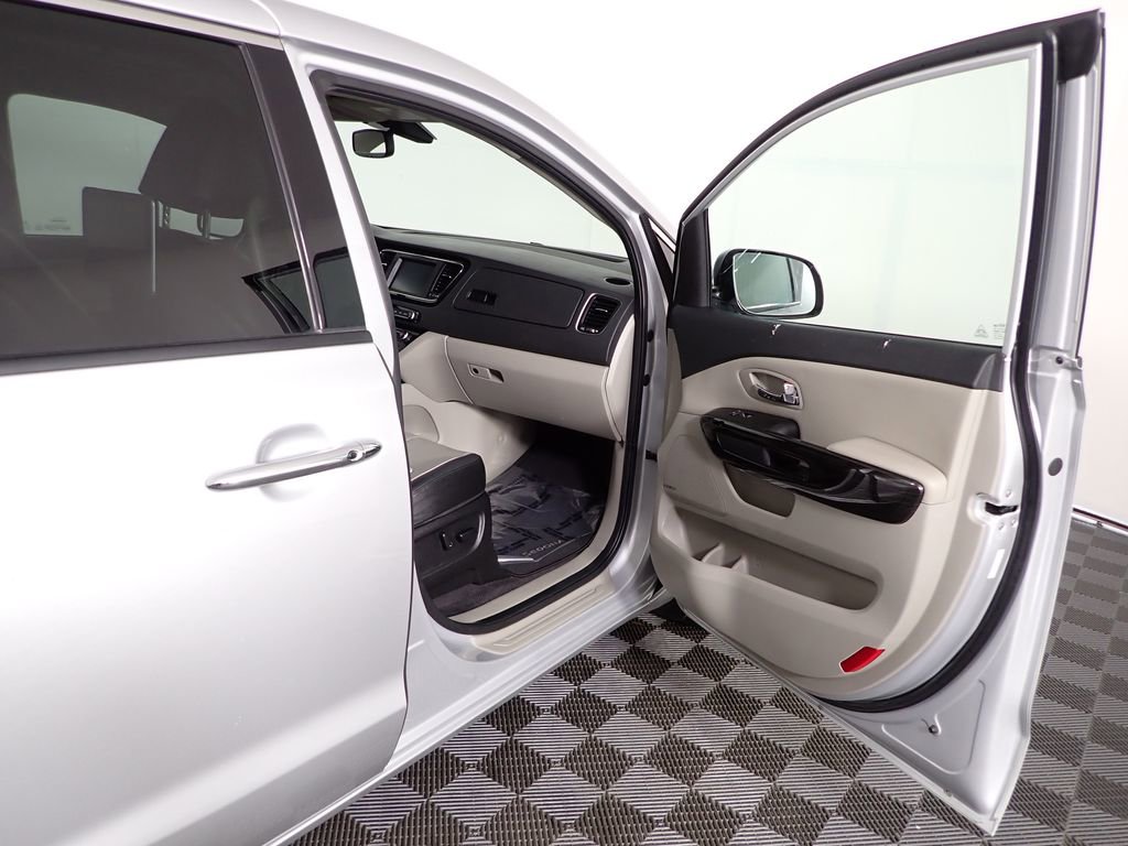 Used 2021 Kia Sedona SX FWD image 42