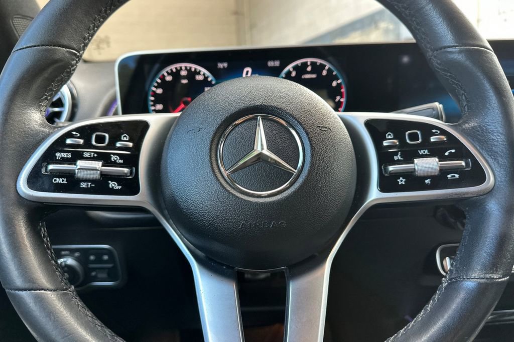 Used 2020 Mercedes-Benz GLB 250 4MATIC image 23