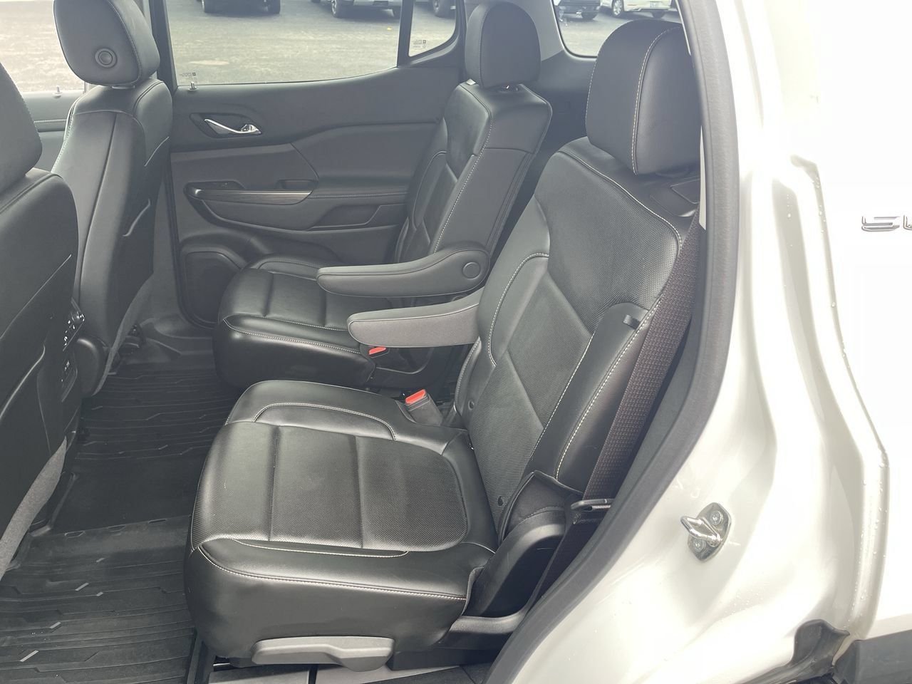 Used 2023 GMC Acadia SLT w/ Preferred Package FWD image 25