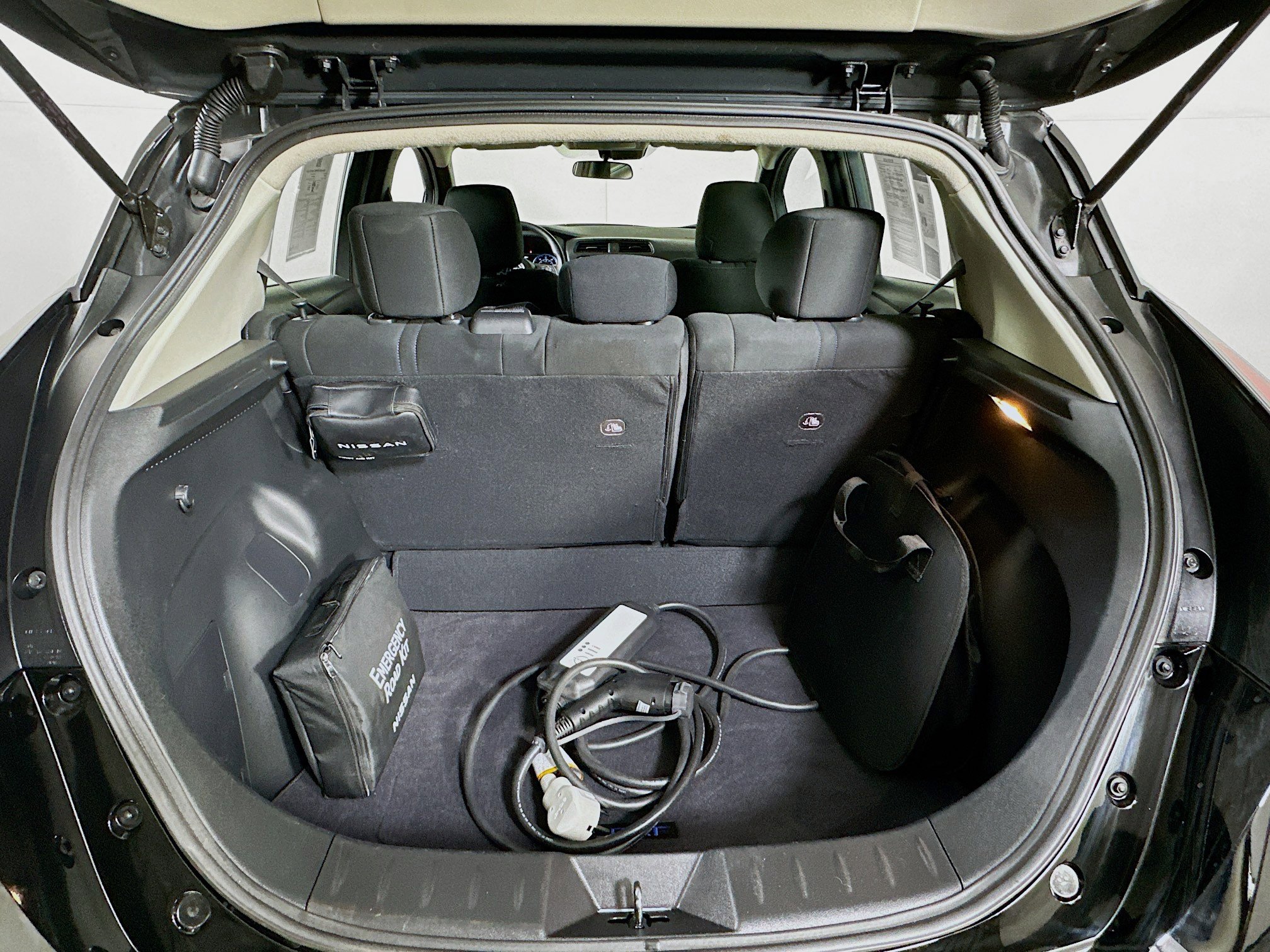 Used 2025 Nissan Leaf S image 26