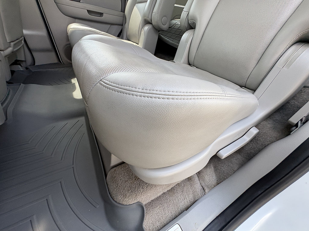 Used 2010 Chevrolet Tahoe LTZ RWD image 21