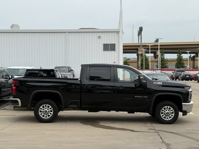 Used 2022 Chevrolet Silverado 2500 LT w/ Convenience Package AWD/4WD image 3