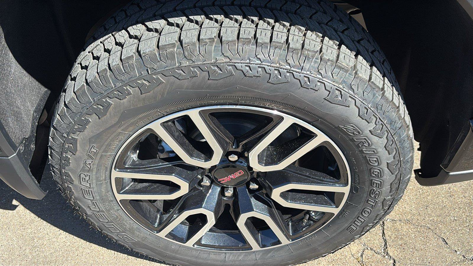 New 2026 GMC Sierra 1500 AT4 w/ AT4 Premium Package AWD/4WD image 11
