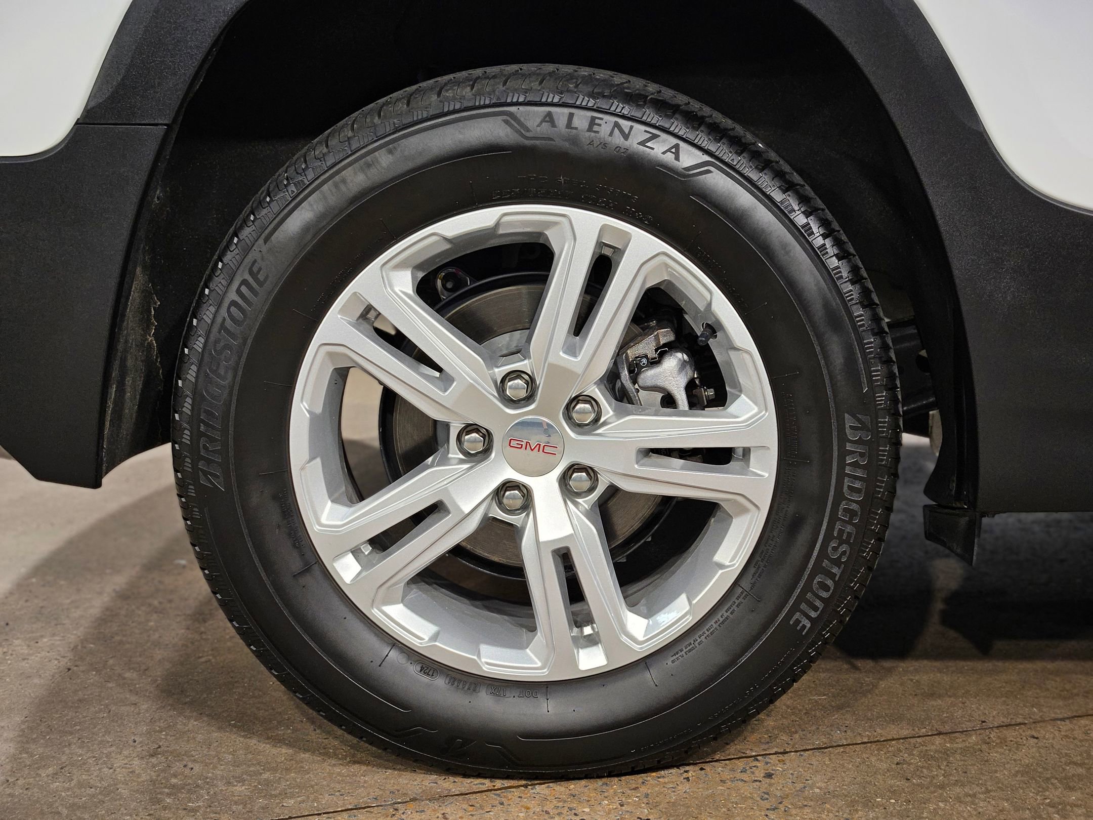 Used 2024 GMC Terrain SLE image 17
