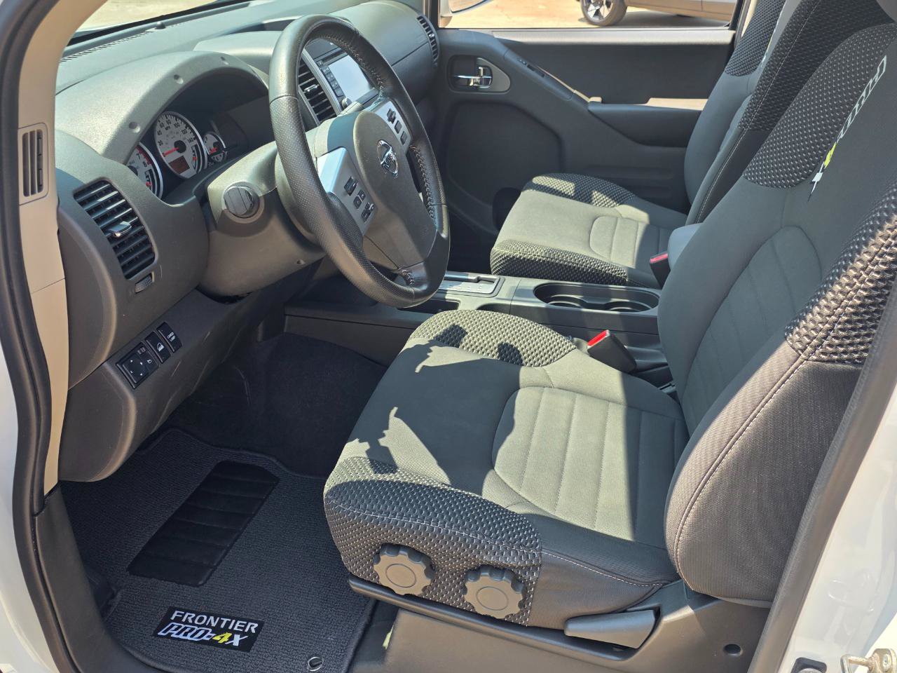 Used 2019 Nissan Frontier PRO-4X AWD/4WD image 7