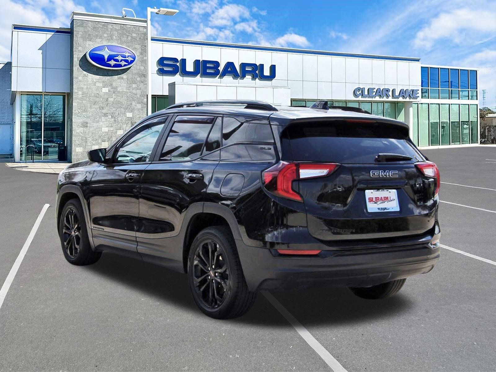 Used 2022 GMC Terrain SLE w/ Driver Convenience Package image 4