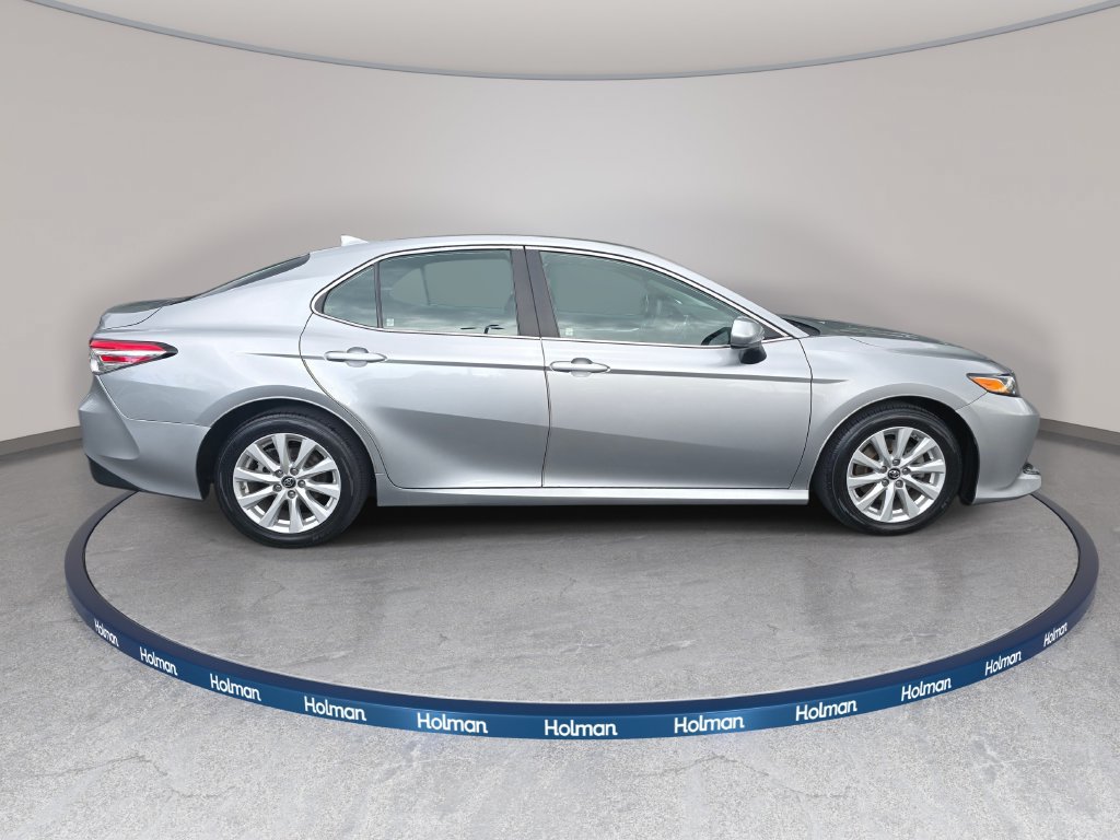 Used 2019 Toyota Camry LE FWD image 5