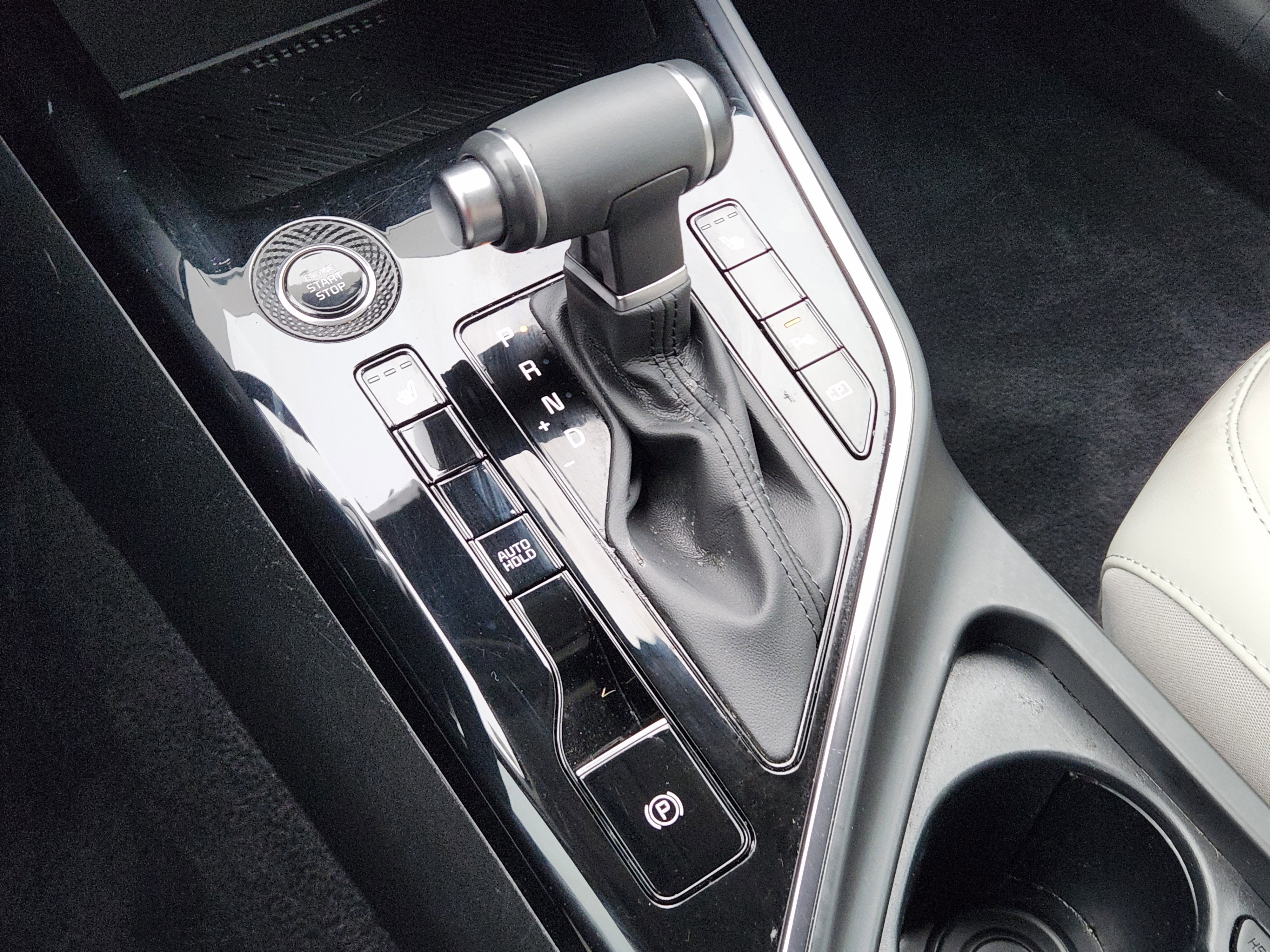 Used 2023 Kia Niro EX image 24