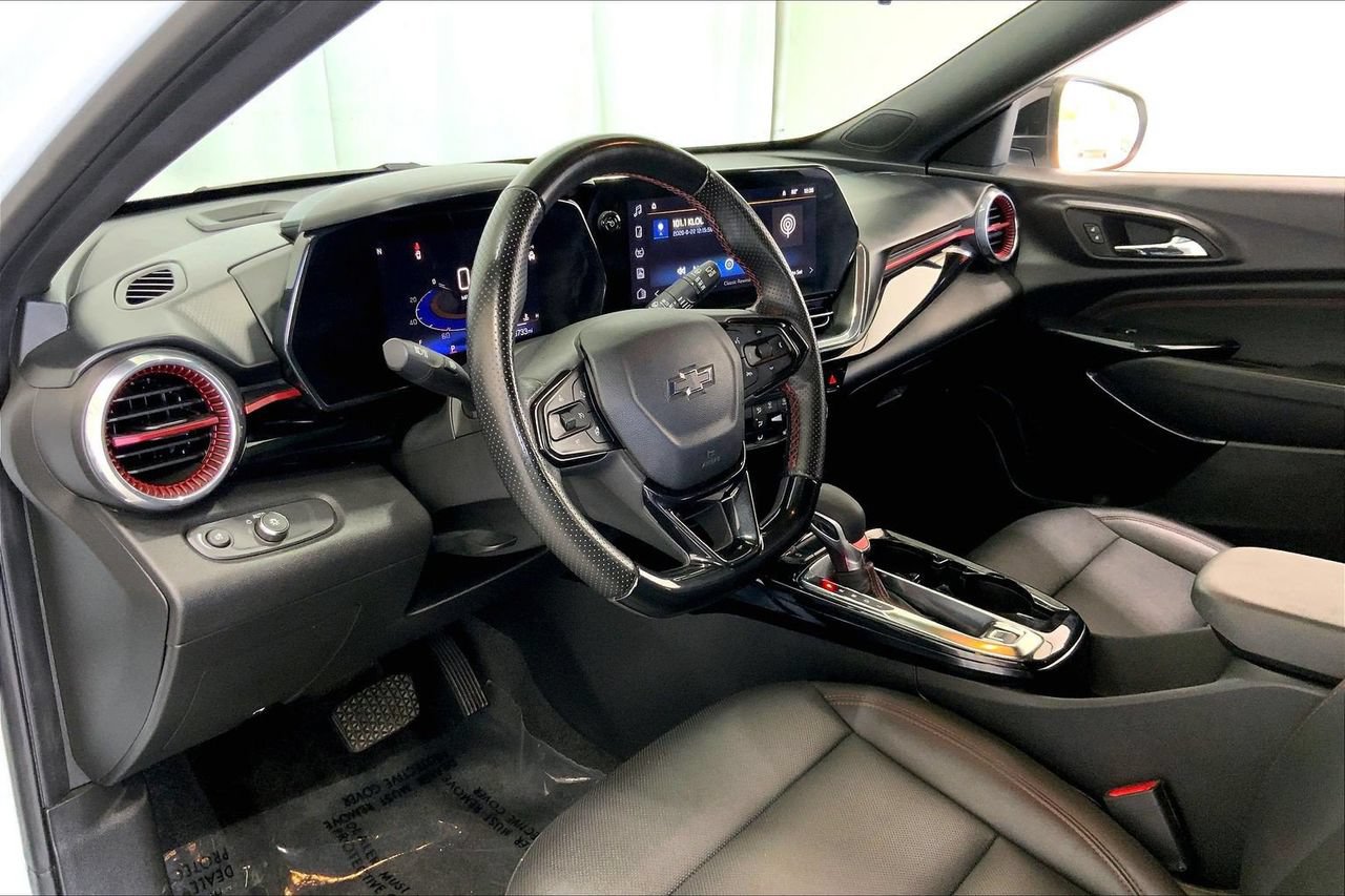 Used 2024 Chevrolet Trax RS w/ Driver Confidence Package FWD image 14