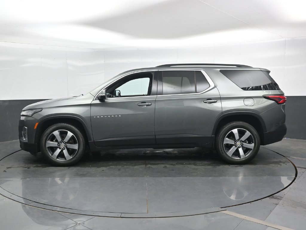 Used 2022 Chevrolet Traverse LT w/ LT Premium Package AWD/4WD image 8