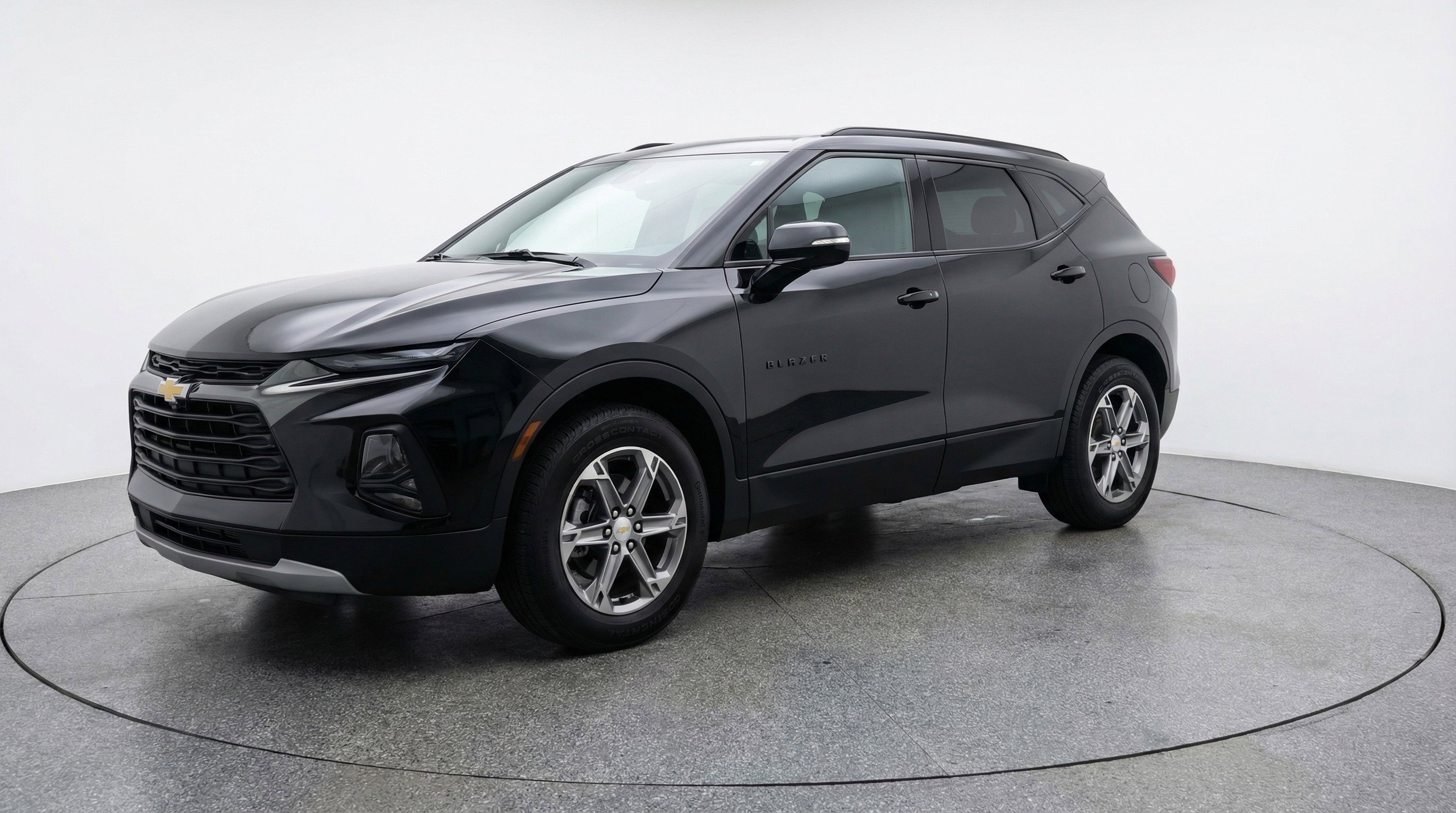 Used 2025 Chevrolet Blazer LT FWD image 3