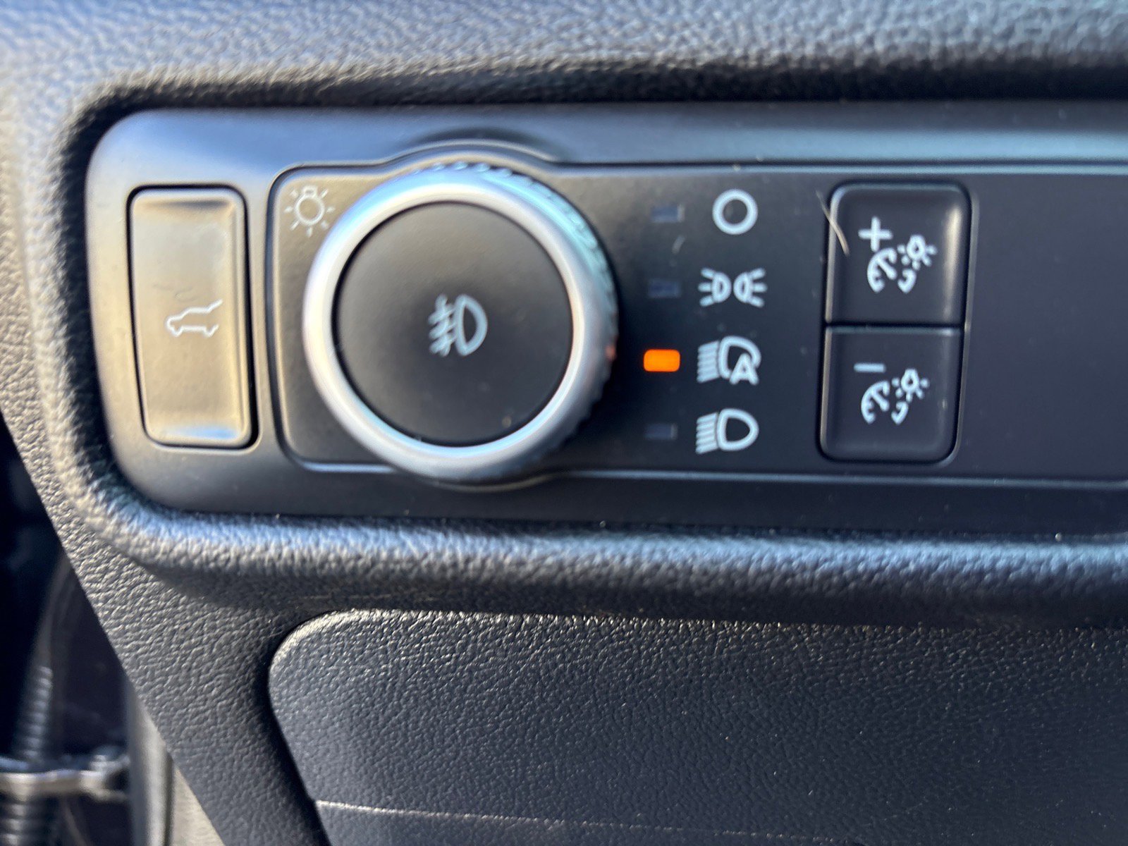Used 2022 Ford Explorer XLT w/ Equipment Group 202A image 21