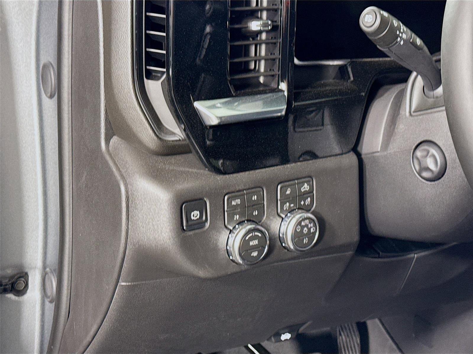 New 2026 GMC Sierra 1500 SLT AWD/4WD image 4