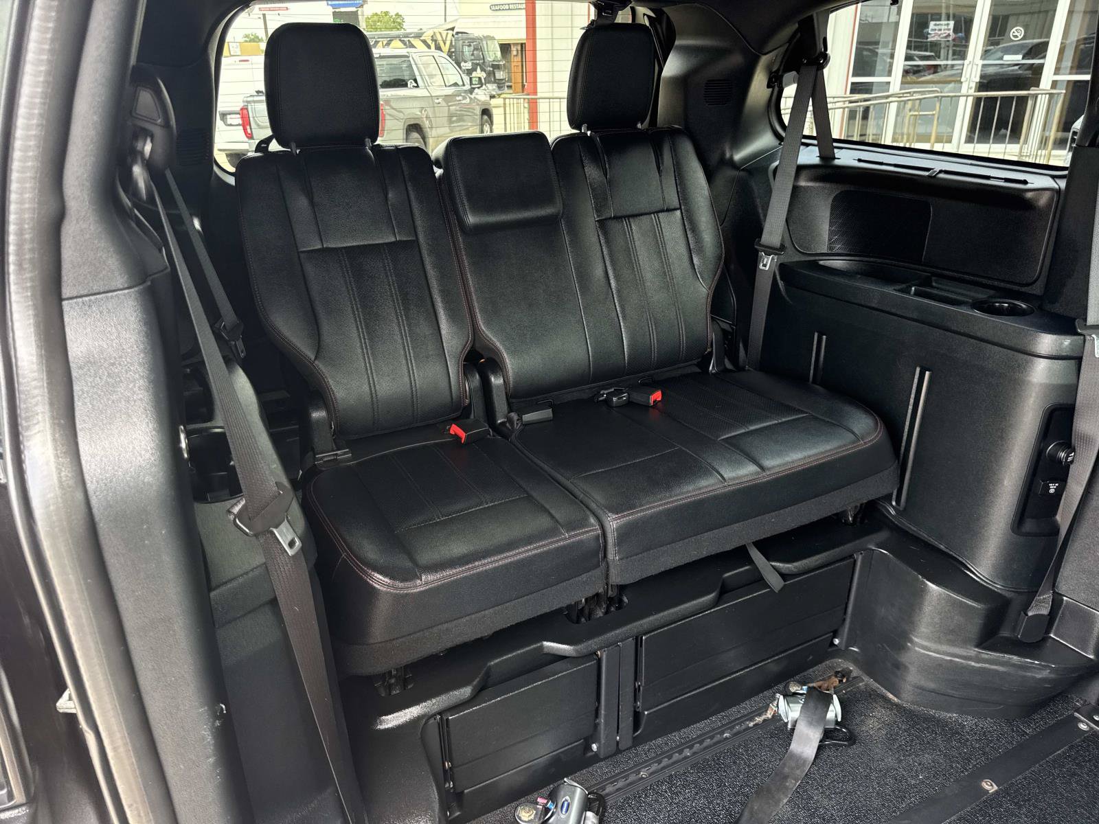 Used 2016 Dodge Grand Caravan R/T w/ Safety Sphere Group FWD image 12