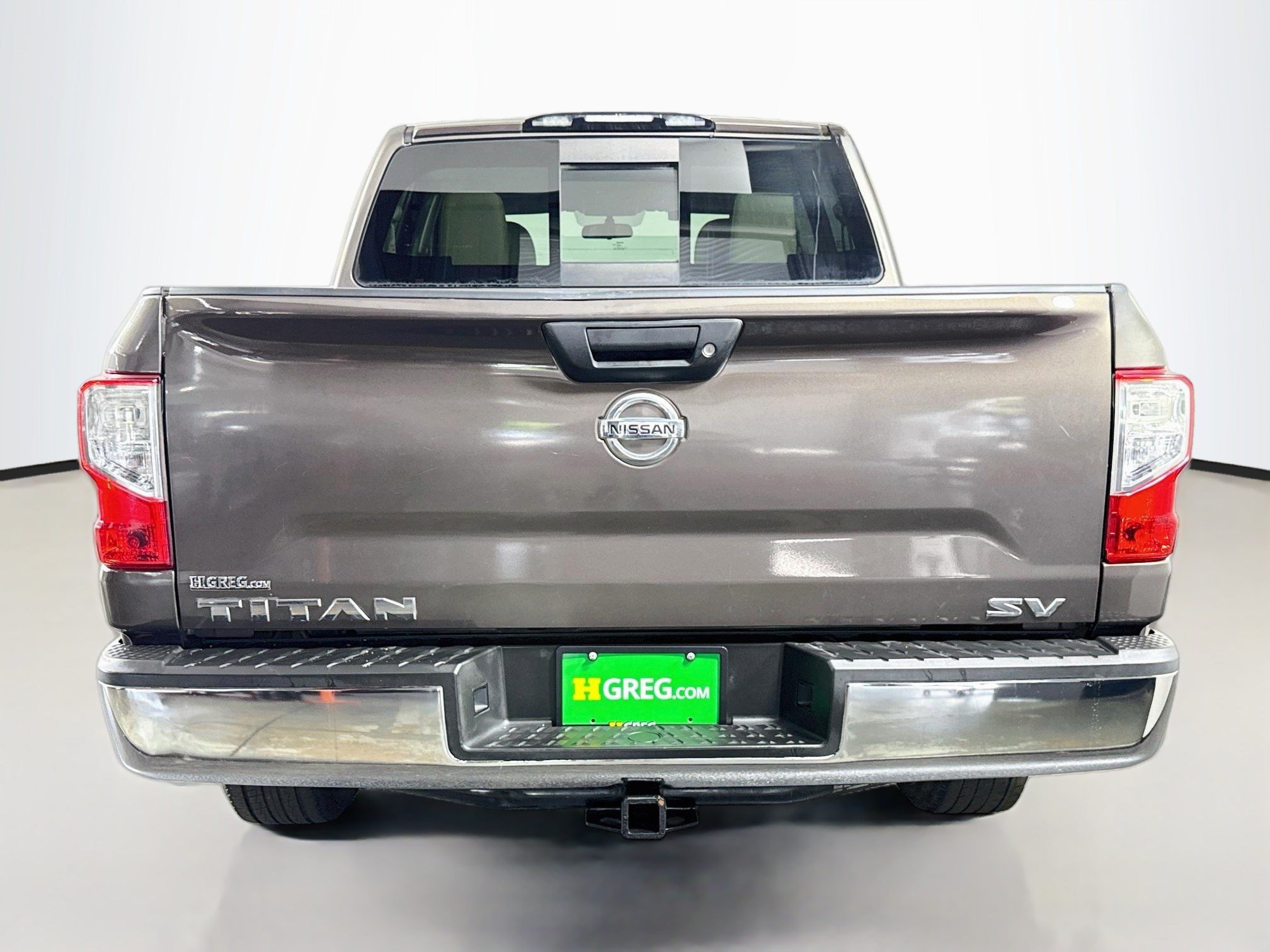 Used 2017 Nissan Titan SV RWD image 8