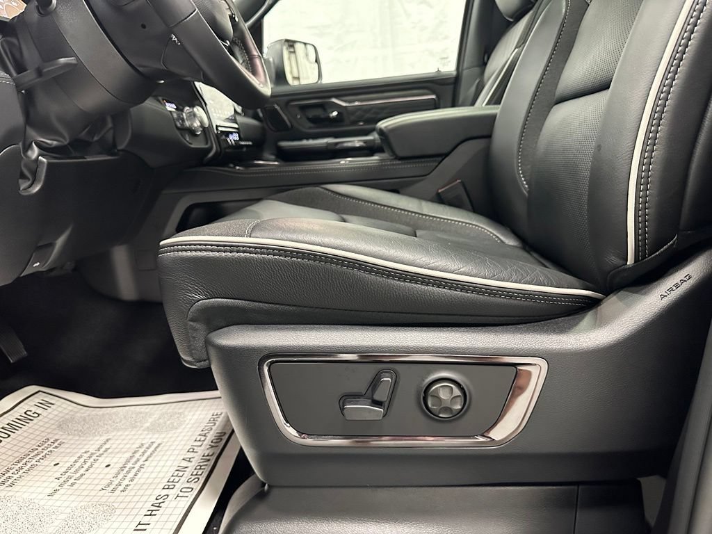 Used 2026 RAM 1500 Limited AWD/4WD image 12