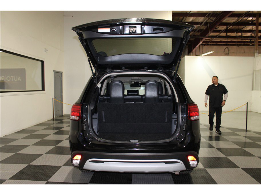 Used 2020 Mitsubishi Outlander ES image 19