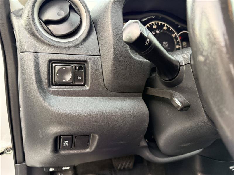 Used 2017 Nissan Versa Note SV FWD image 30