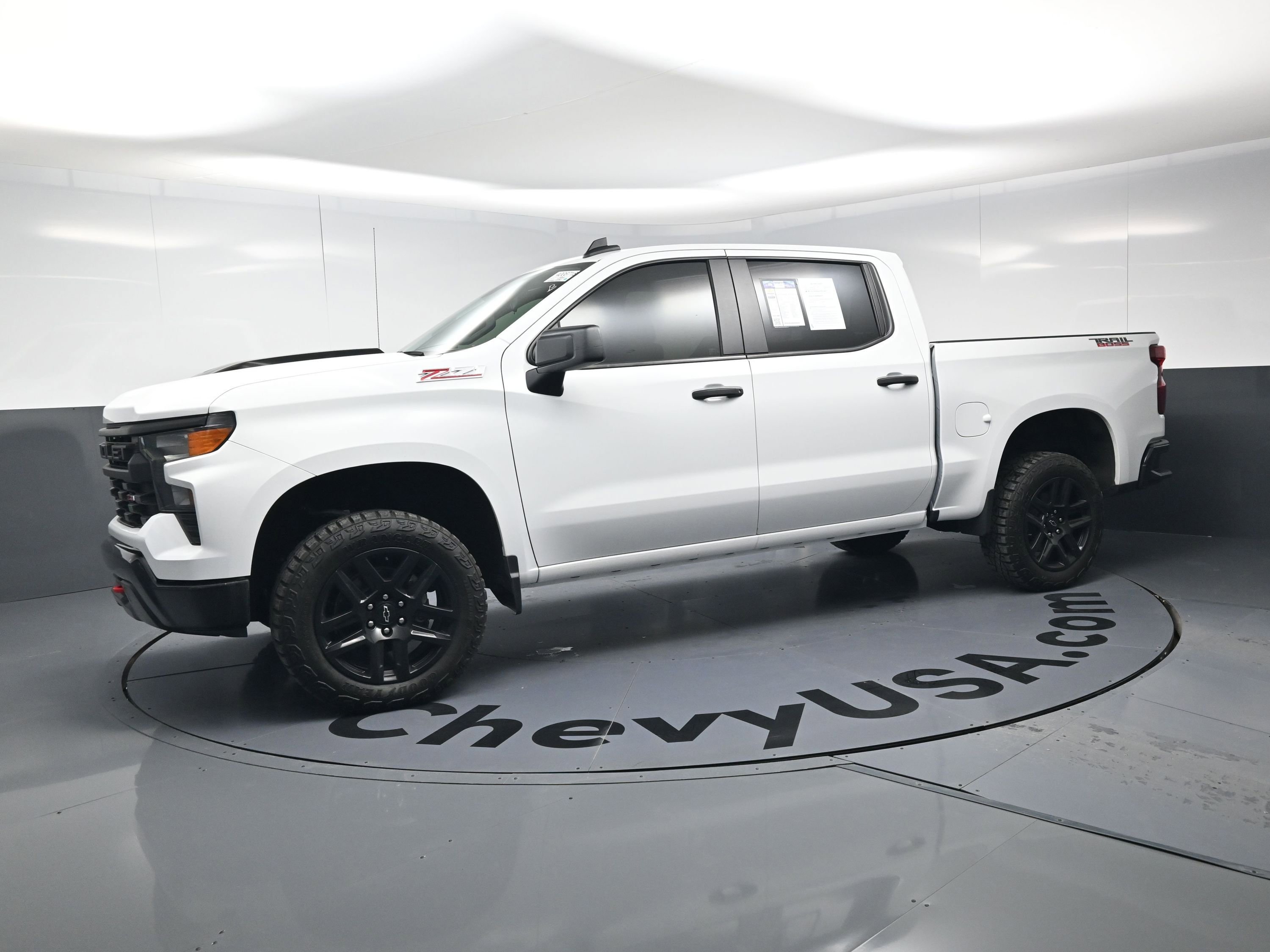 Used 2024 Chevrolet Silverado 1500 Custom Trail Boss w/ LPO, Dark Essentials Package image 6