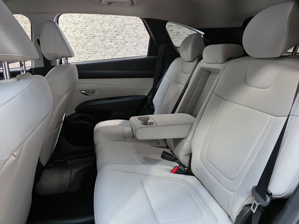 Certified 2025 Hyundai Tucson SE image 16