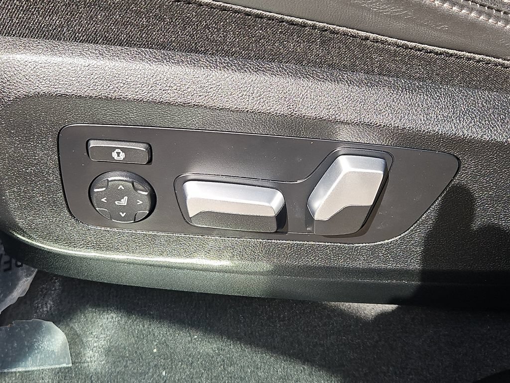 Used 2024 BMW X5 xDrive40i w/ Executive Package AWD/4WD image 26
