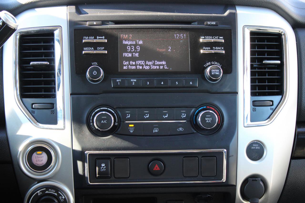 Used 2017 Nissan Titan SV image 10