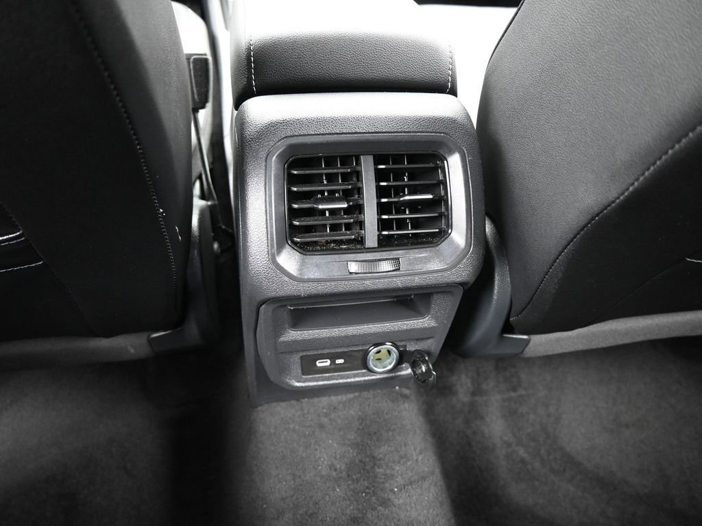 Used 2023 Volkswagen Tiguan SE image 36
