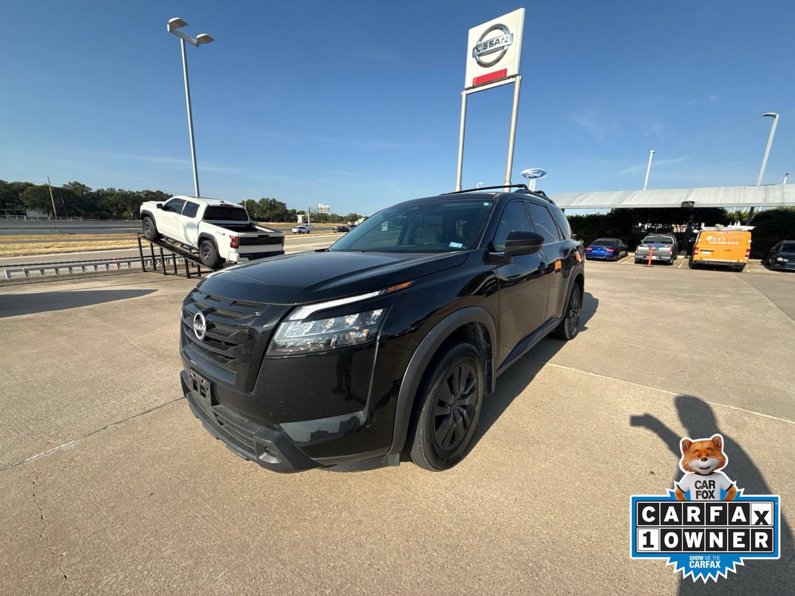 Used 2024 Nissan Pathfinder SV w/ SV Premium Package FWD image 1