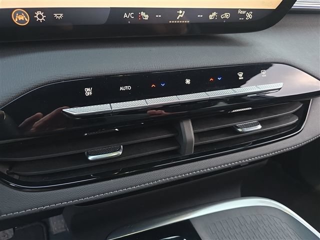 Certified 2025 Buick Enclave Sport Touring AWD/4WD image 16