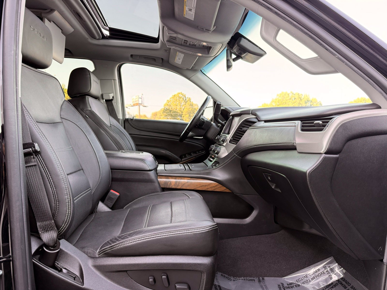 Used 2020 GMC Yukon Denali w/ Denali Ultimate Package AWD/4WD image 28