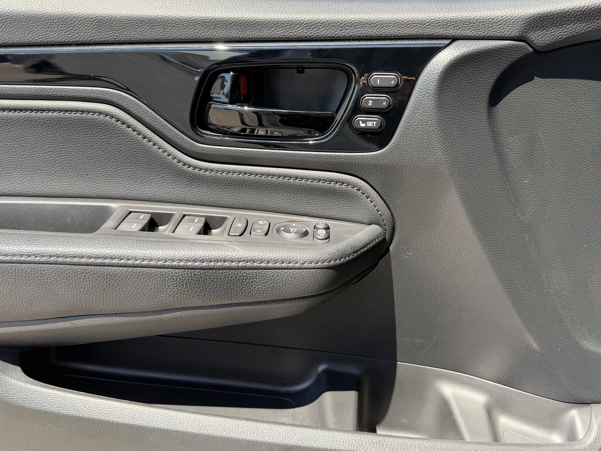 Used 2022 Honda Odyssey Elite image 16