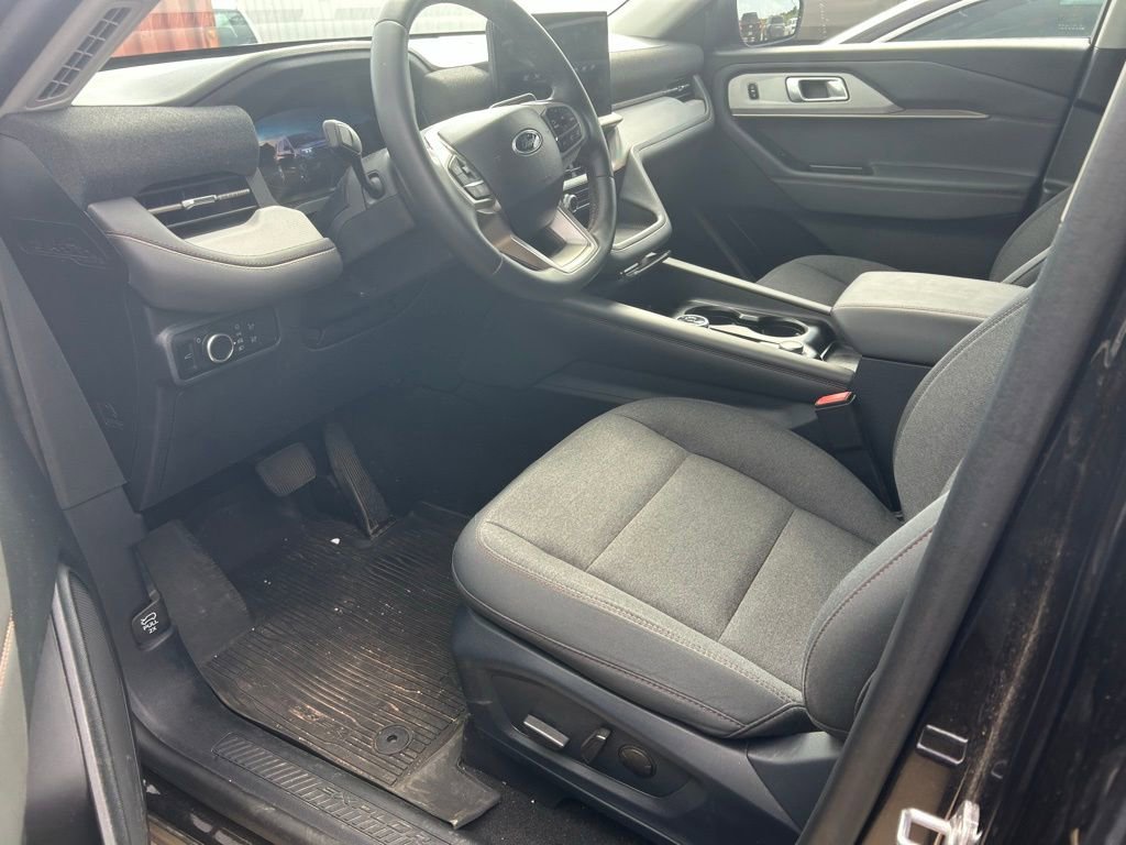Used 2025 Ford Explorer Active image 12