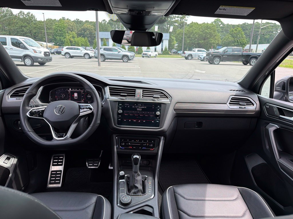 Used 2023 Volkswagen Tiguan SEL R-Line AWD/4WD image 8