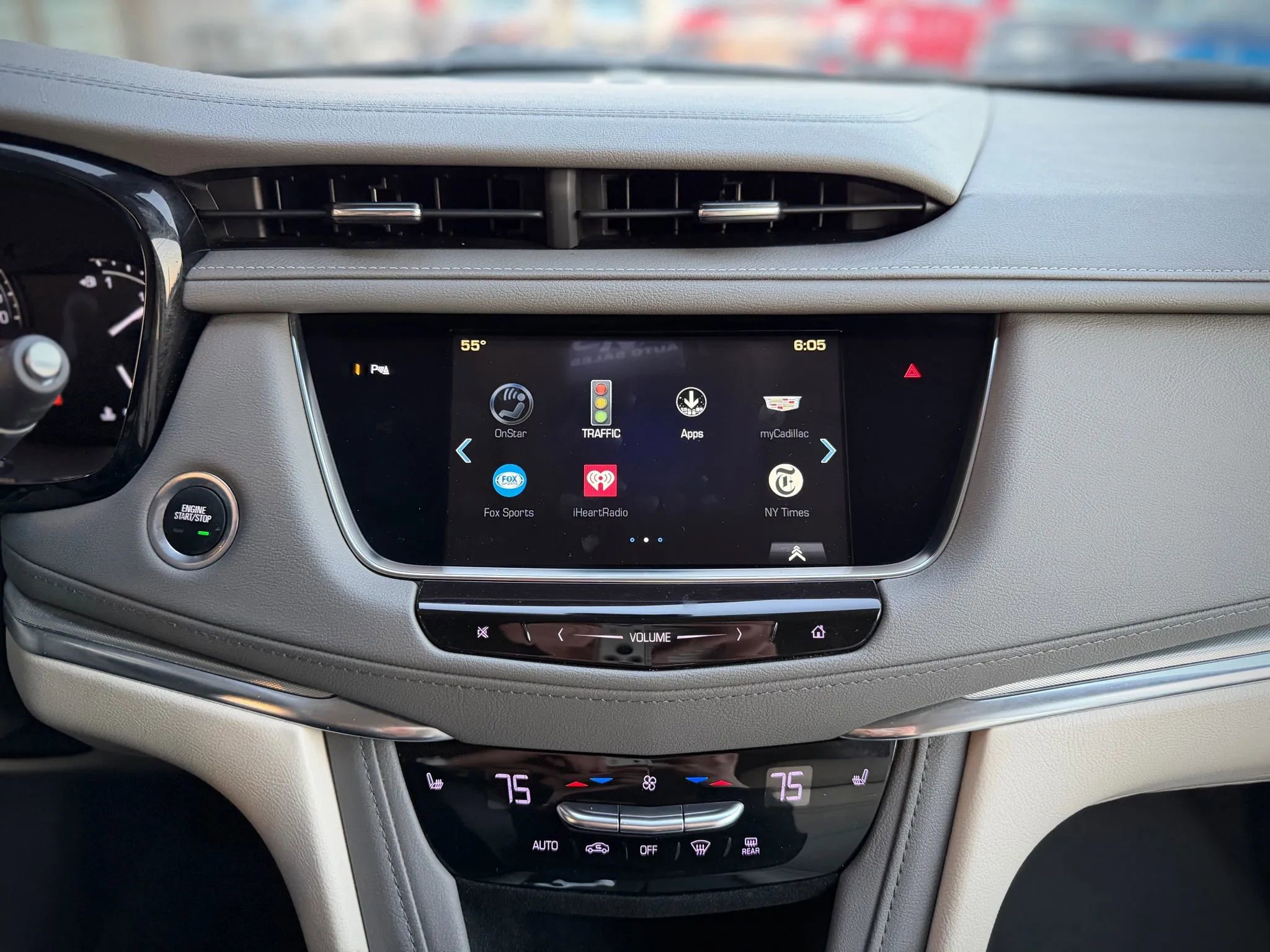 Used 2019 Cadillac XT5 Luxury w/ LPO, Radiant Package image 17