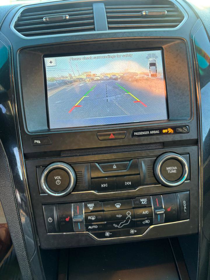 Used 2017 Ford Explorer XLT w/ Equipment Group 202A image 11