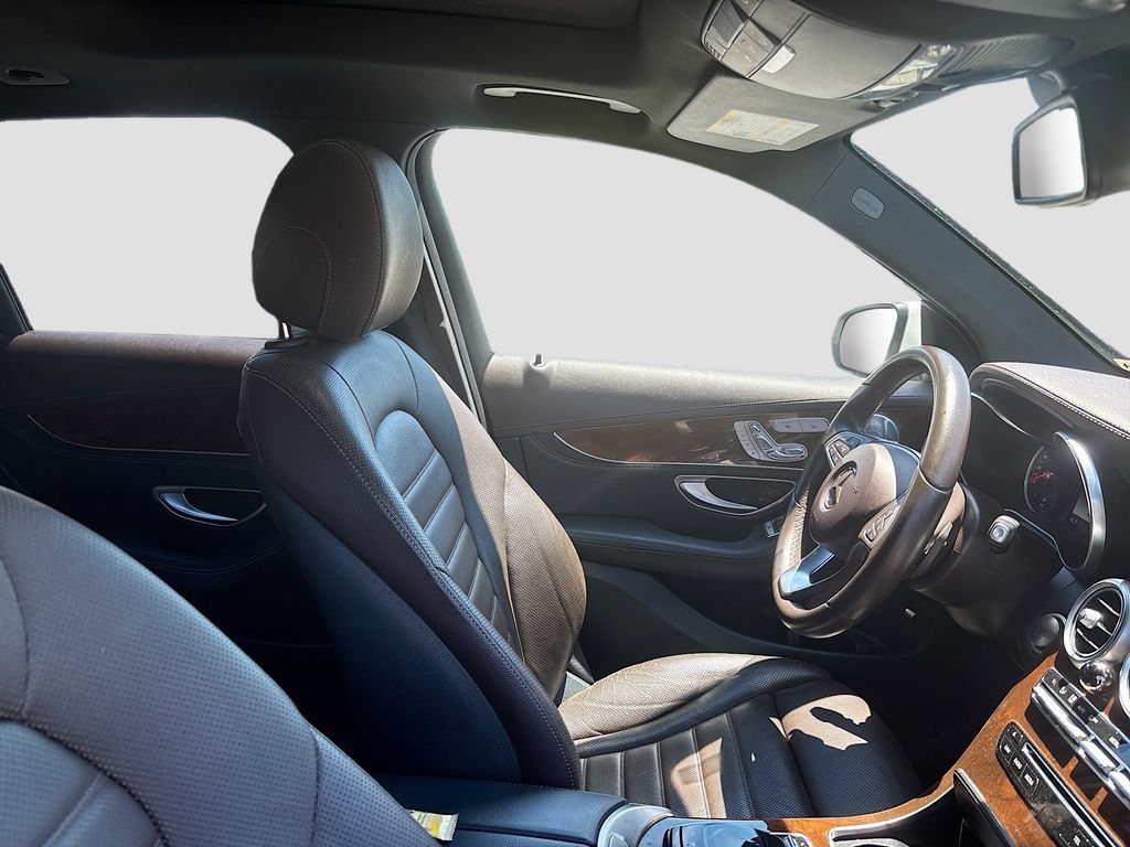 Used 2018 Mercedes-Benz GLC 300 w/ Multimedia Package image 24