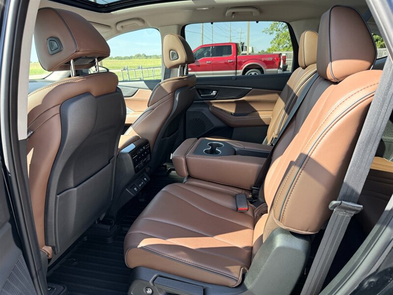 Used 2024 Acura MDX w/ Advance Package AWD/4WD image 13