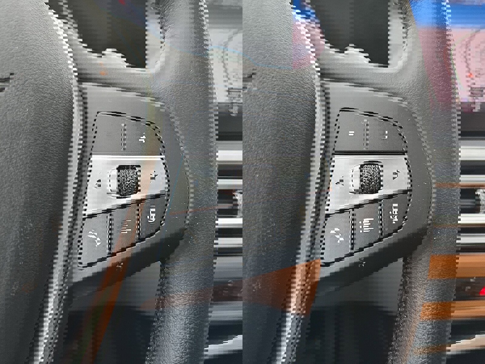 Used 2024 BMW 330i xDrive 330i xDrive w/ Premium Package image 24