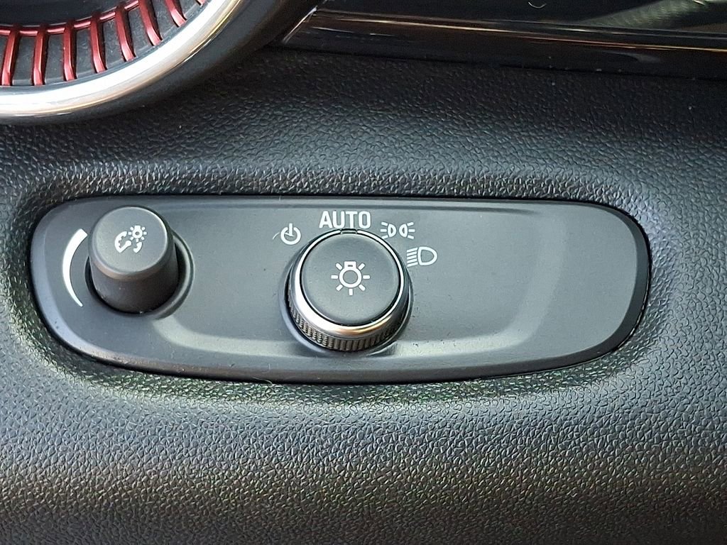 Used 2024 Chevrolet Trax RS w/ Driver Confidence Package image 26