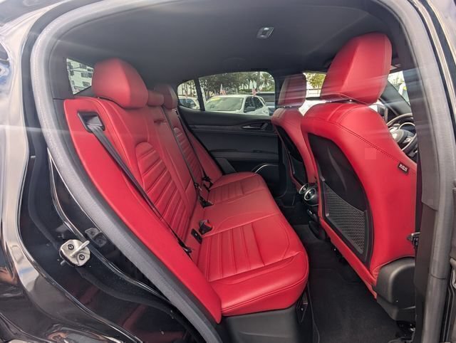 Used 2023 Alfa Romeo Stelvio Sprint RWD image 16