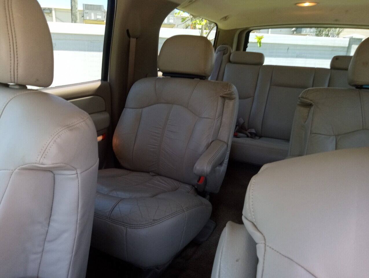 Used 2002 Chevrolet Suburban LT RWD image 22