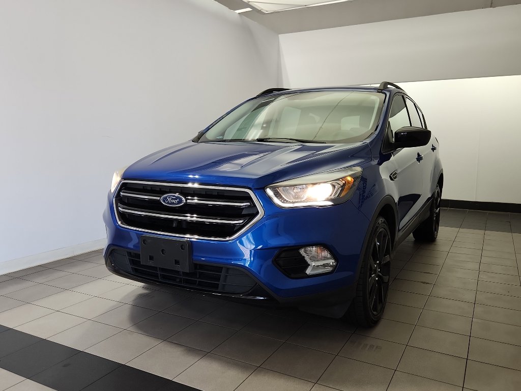 Used 2018 Ford Escape SE w/ SE Sport Appearance Package AWD/4WD image 2