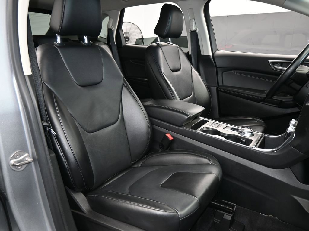 Used 2022 Ford Edge Titanium image 44