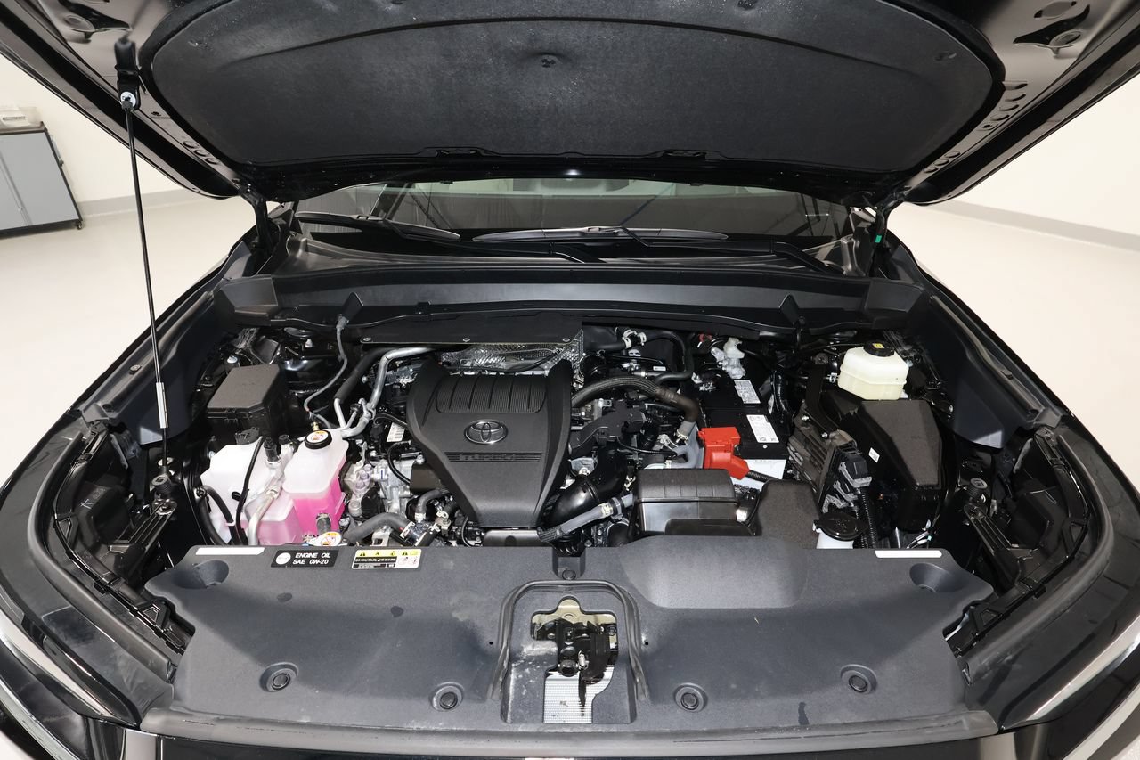 Used 2026 Toyota Grand Highlander AWD image 32