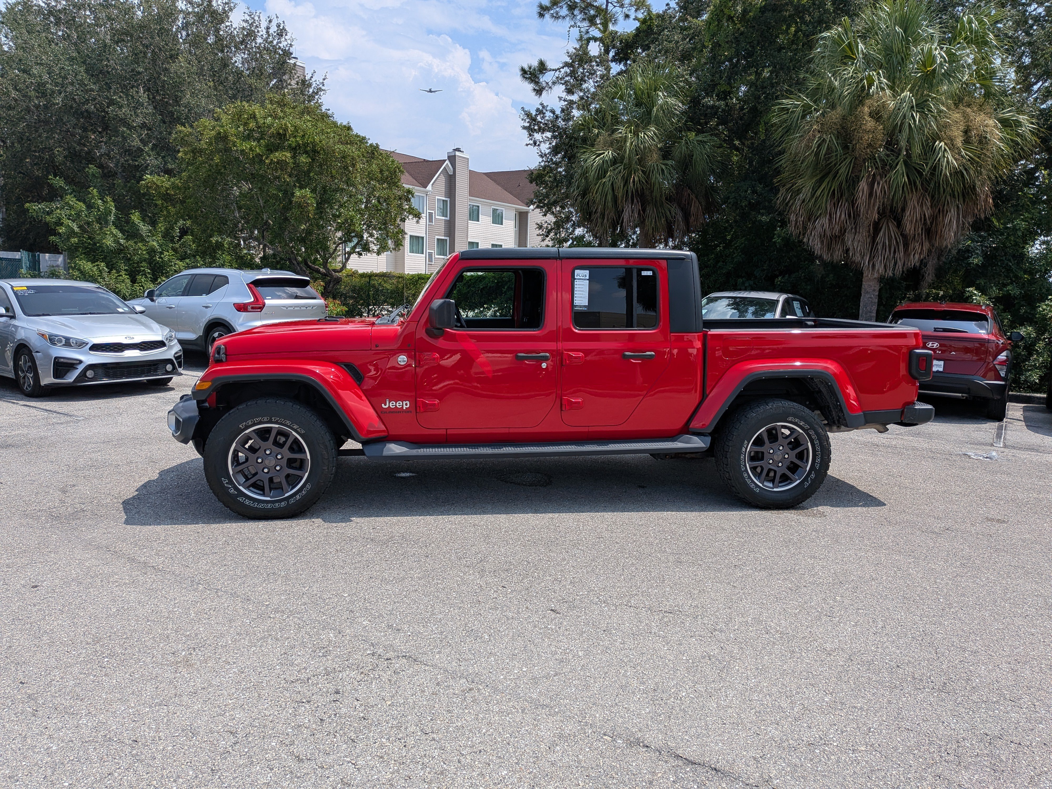 Used 2022 Jeep Gladiator Overland w/ Cold Weather Group AWD/4WD image 7