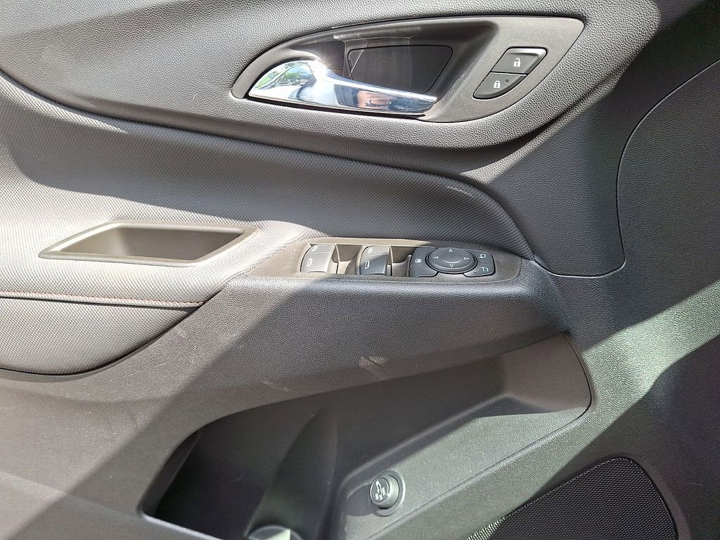 Used 2023 Chevrolet Equinox RS AWD/4WD image 12