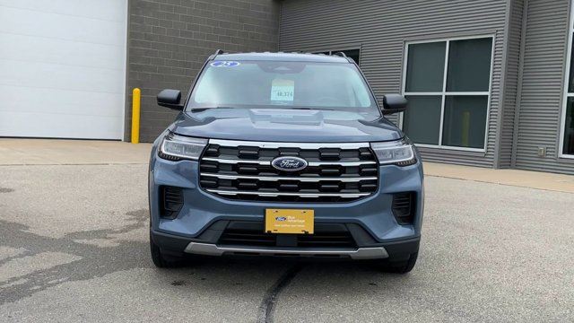 Certified 2025 Ford Explorer Active AWD/4WD image 4