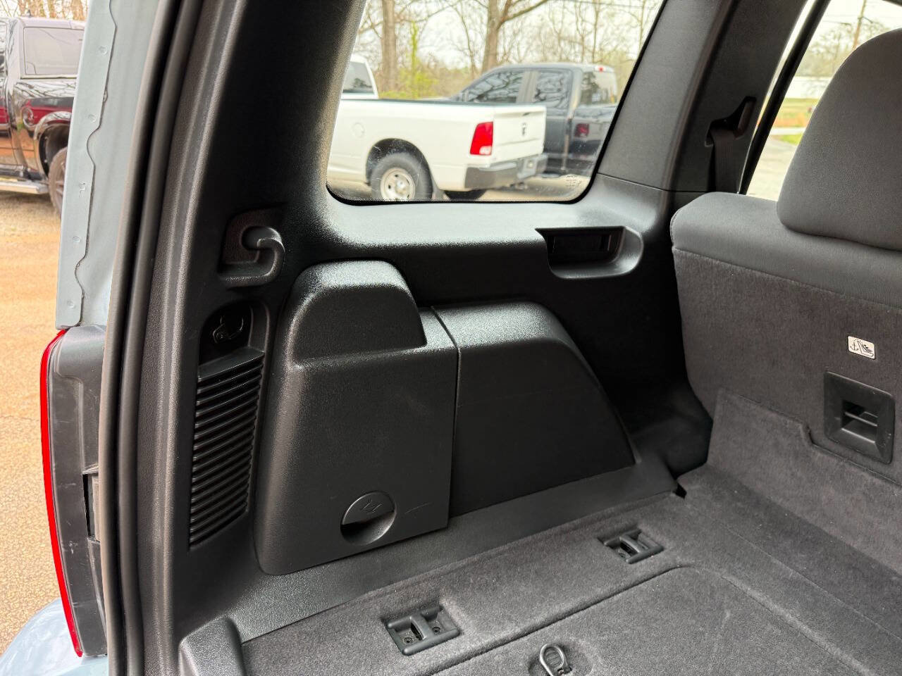 Used 2012 Jeep Liberty Sport image 16