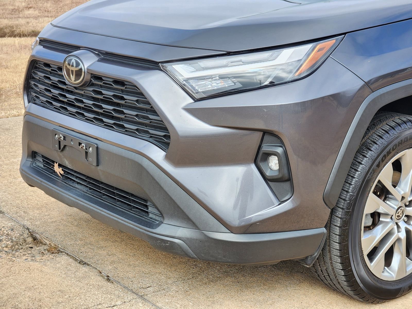 Used 2022 Toyota RAV4 XLE Premium image 10
