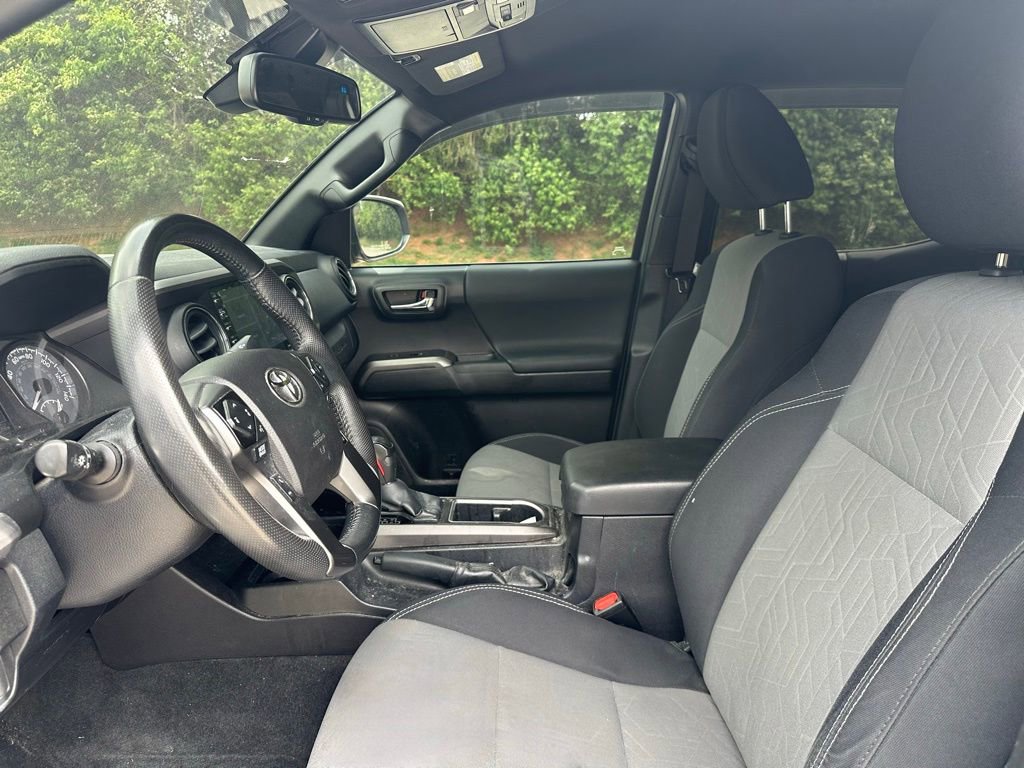 Used 2021 Toyota Tacoma TRD Sport AWD/4WD image 9